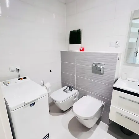 Luna Deluxe Magellana 弗罗茨瓦夫